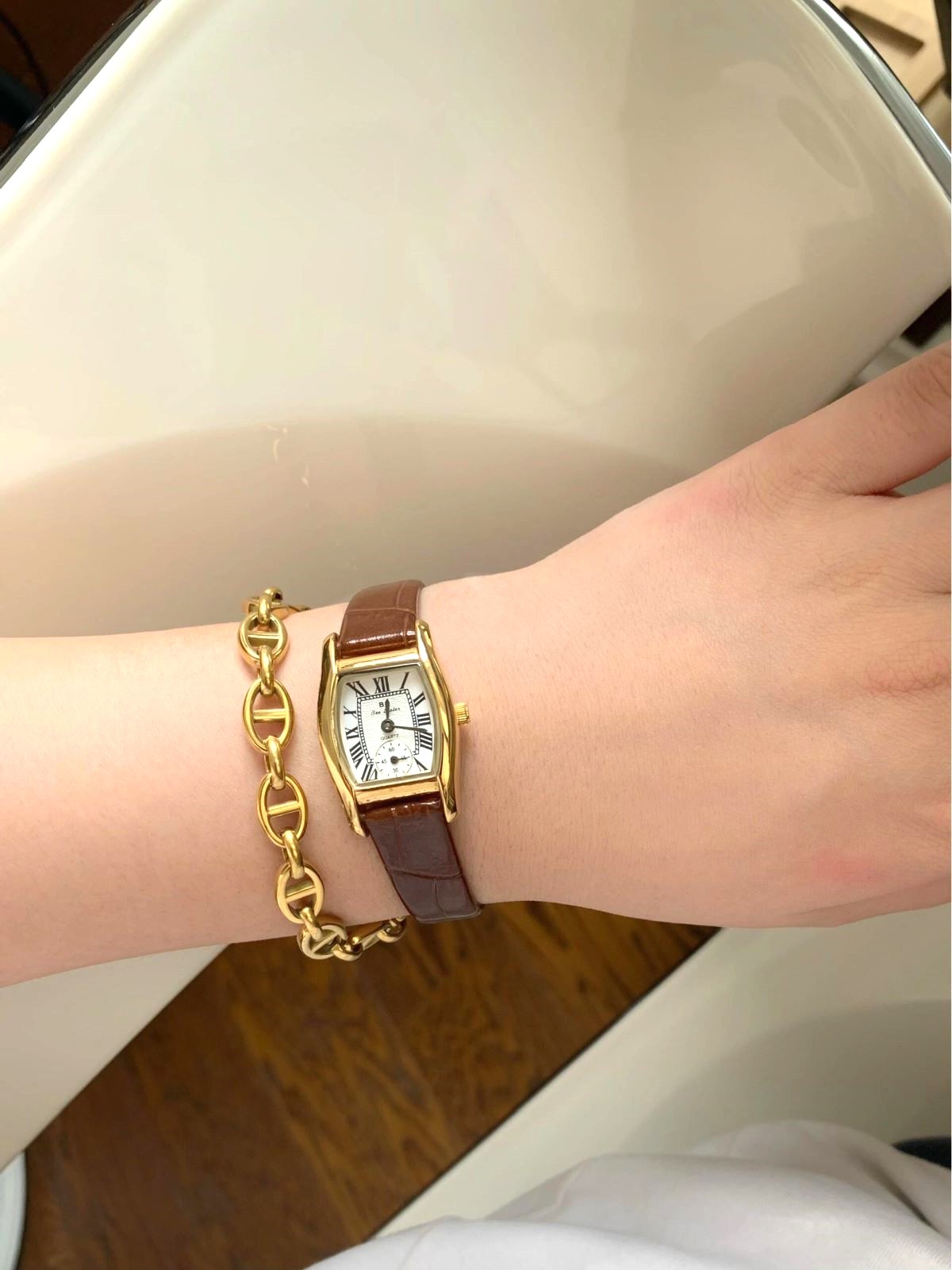 Luxurious Gold Link Bracelet in Timeless Classic Link Chain Design